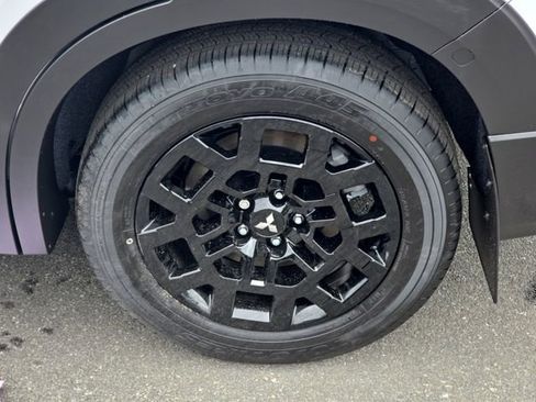 Used 2025 Mitsubishi Outlander Trail Edition image 37