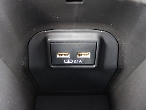 Used 2021 Toyota RAV4 XLE Premium AWD/4WD image 23
