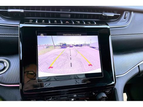 Certified 2023 Jeep Grand Cherokee Altitude AWD/4WD image 26