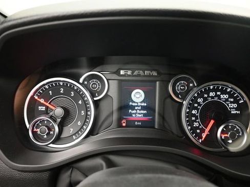 New 2026 RAM 1500 4x4 Crew Cab image 4