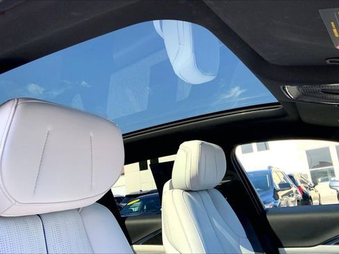 Used 2024 Cadillac Lyriq Luxury AWD/4WD image 22
