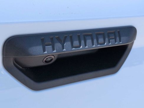 Certified 2024 Hyundai Santa Cruz SE FWD image 12
