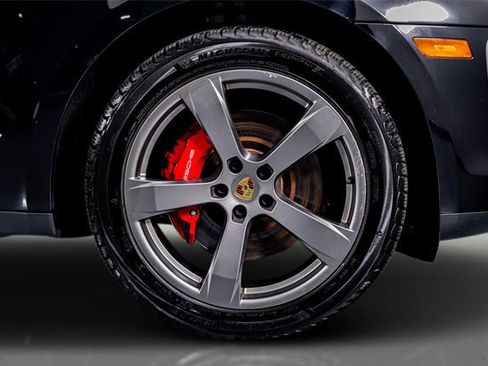 Used 2022 Porsche Macan S w/ Premium Package Plus image 8