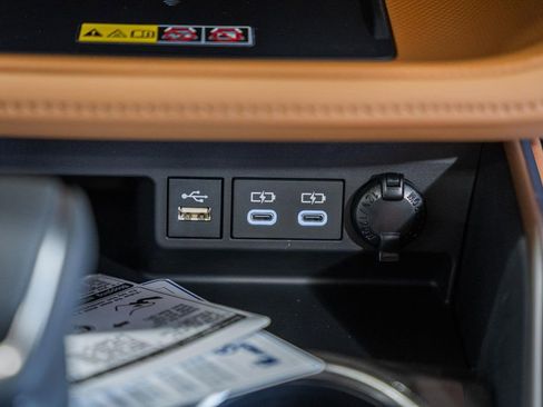 New 2026 Toyota Highlander Platinum image 28