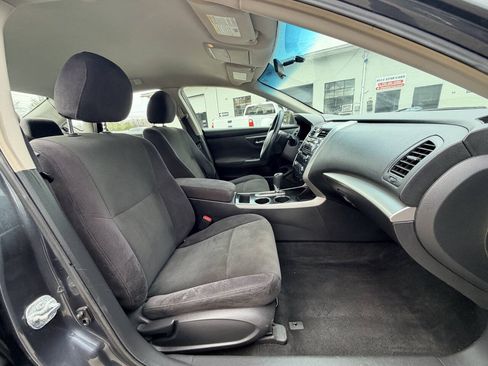 Used 2013 Nissan Altima 2.5 S FWD image 17