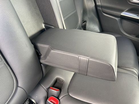 Used 2024 Mercedes-Benz GLC 300 4MATIC image 44