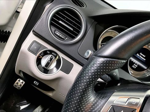 Used 2013 Mercedes-Benz C 250 Coupe image 32