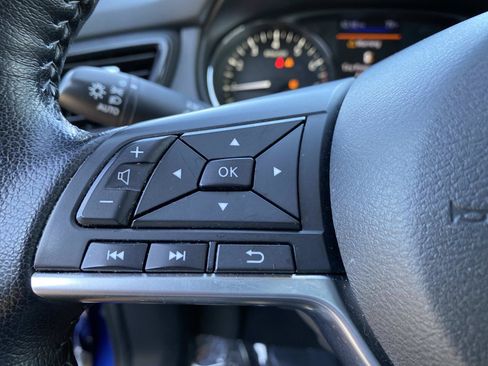 Used 2020 Nissan Rogue SV w/ Premium Package AWD/4WD image 19