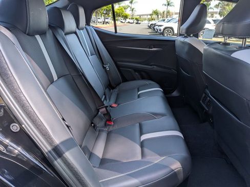 Used 2025 Toyota Camry SE w/ Convenience Package image 19