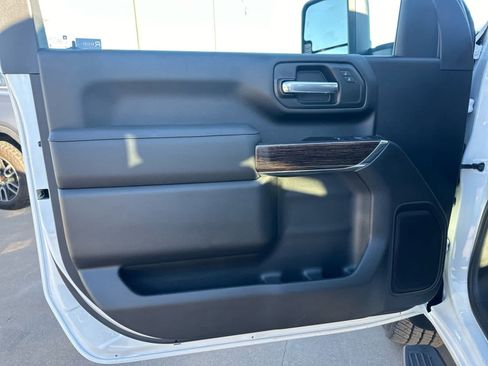 New 2025 GMC Sierra 3500 SLE image 19