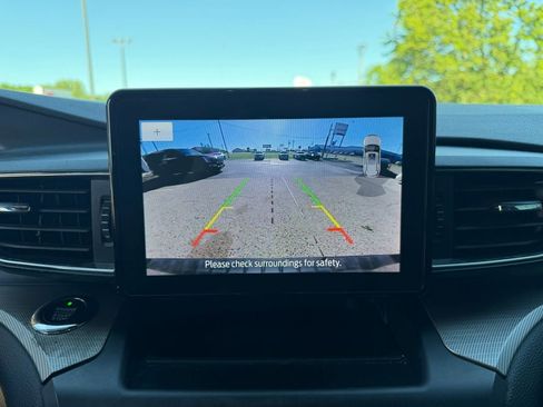 Used 2020 Ford Explorer XLT w/ Equipment Group 202A AWD/4WD image 20
