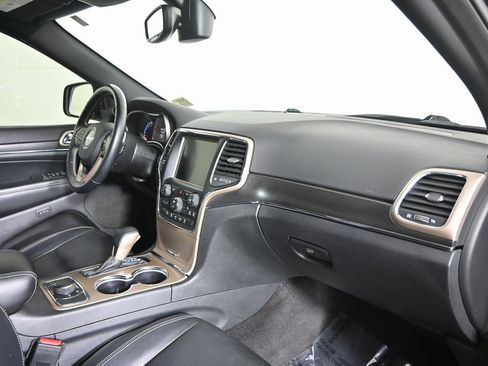 Used 2017 Jeep Grand Cherokee Limited image 14