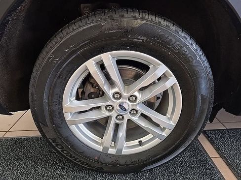 Used 2023 Ford Explorer XLT w/ Equipment Group 202A image 38