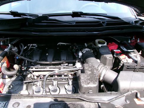 Used 2018 Ford Explorer XLT w/ Equipment Group 201A image 9