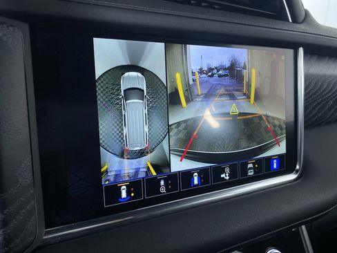 Used 2024 GMC Yukon XL Denali w/ Max Trailering Package image 6