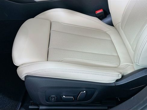 New 2026 BMW 330i Sedan w/ Convenience Package image 21