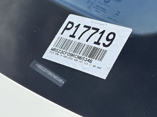Used 2024 BMW iX xDrive50 w/ Sport Package AWD/4WD image 32