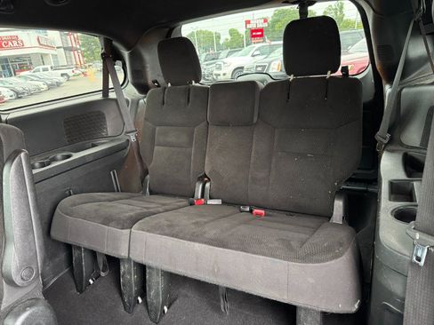 Used 2018 Dodge Grand Caravan SE FWD image 17