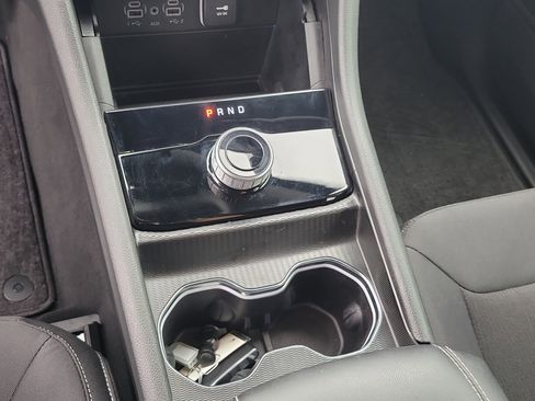 Used 2024 Jeep Grand Cherokee Laredo image 24