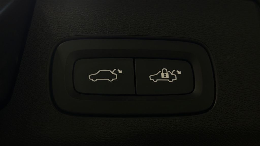 Used 2023 Volvo XC60 B5 Core AWD/4WD image 9