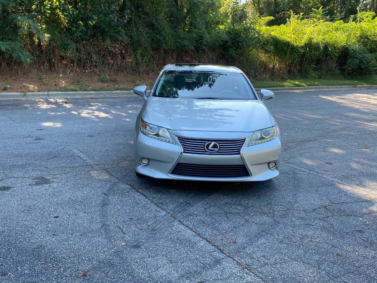 Used 2014 Lexus ES 300h w/ Luxury Package w/Bamboo Trim FWD image 2