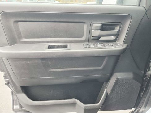 Used 2024 RAM 2500 Tradesman w/ Chrome Appearance Group image 37