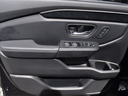 Used 2025 Honda Pilot Elite image 17