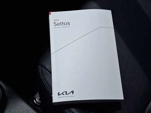 Certified 2025 Kia Seltos EX AWD/4WD image 26