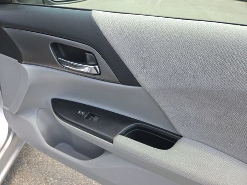 Used 2013 Honda Accord LX image 23