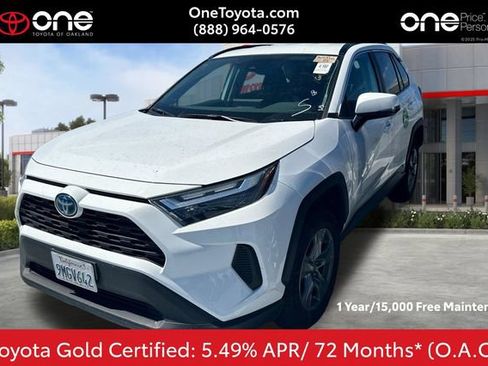 Used 2024 Toyota RAV4 XLE AWD/4WD image 1