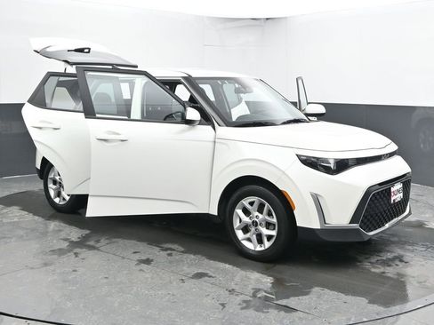 Used 2025 Kia Soul LX w/ LX Technology Package image 52