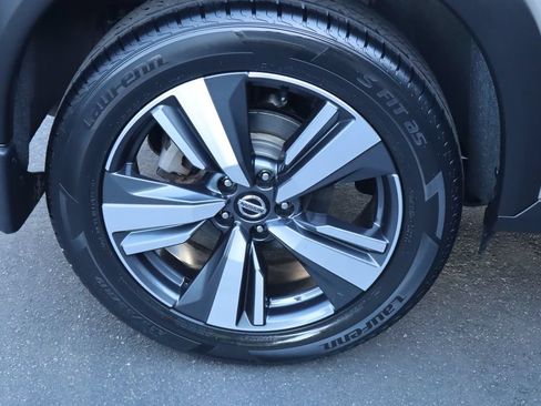 Used 2021 Nissan Rogue Platinum AWD/4WD image 11