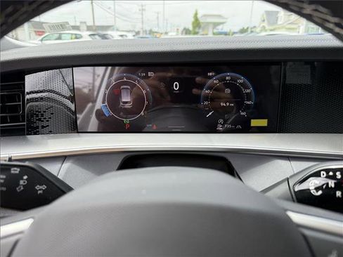 New 2025 Volkswagen Tiguan SE AWD/4WD image 13