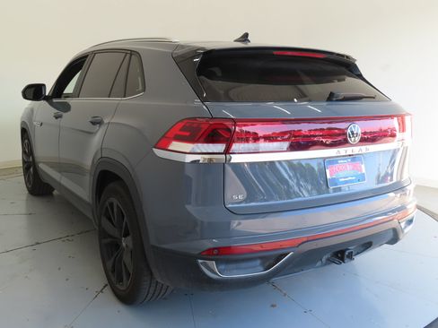 Used 2024 Volkswagen Atlas Cross Sport SE FWD image 6