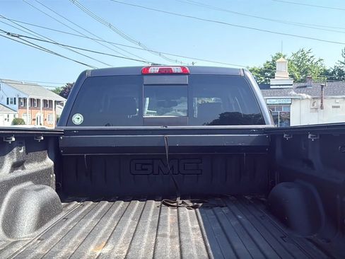 Used 2016 GMC Sierra 2500 SLT w/ All-Terrain HD Package AWD/4WD image 10