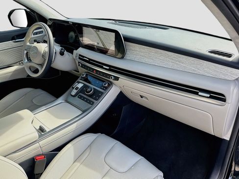 Used 2025 Hyundai Palisade Calligraphy FWD image 15