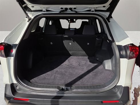 Used 2022 Toyota RAV4 XLE image 8