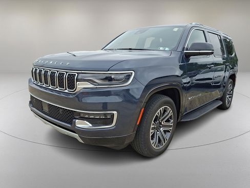 Used 2023 Jeep Wagoneer Series II AWD/4WD image 5