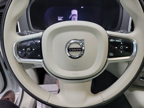 Used 2024 Volvo XC90 B6 Plus image 5