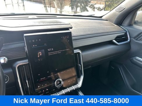 Used 2024 GMC Acadia Elevation image 40