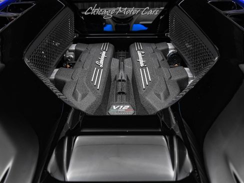 Used 2025 Lamborghini Revuelto image 36