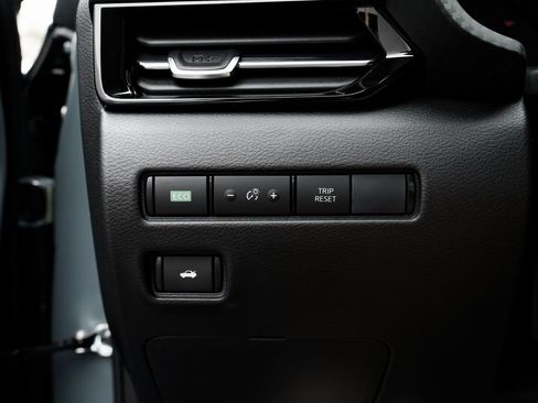 New 2025 Nissan Sentra SR w/ SR Premium Package image 18