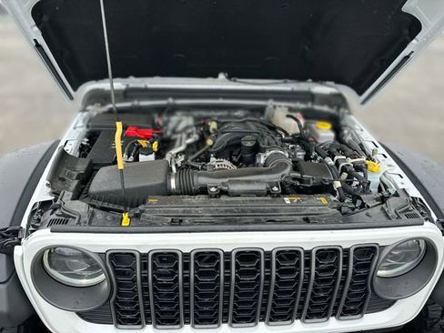 Used 2024 Jeep Wrangler Unlimited Rubicon w/ XTREMEE 35" Tire Package AWD/4WD image 19