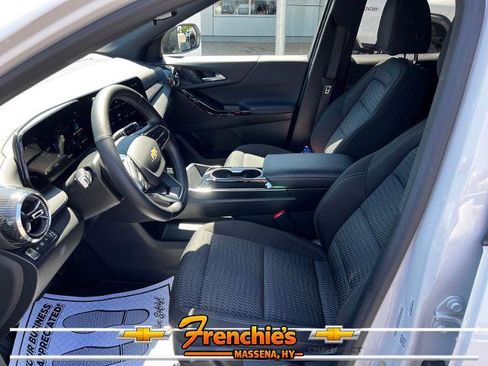 Used 2025 Chevrolet Equinox LT AWD/4WD image 31