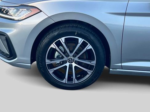 Used 2025 Volkswagen Jetta Sport image 11