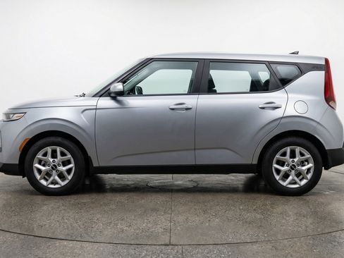 Used 2025 Kia Soul LX w/ LX Technology Package image 5
