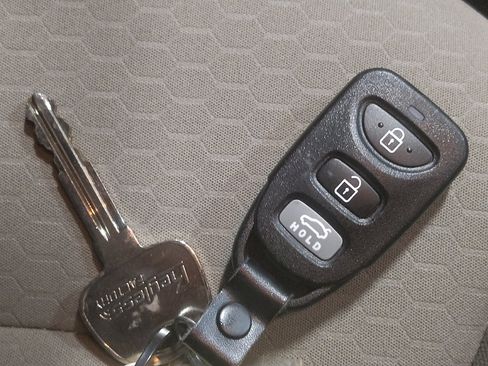Used 2019 Hyundai Elantra SEL FWD image 32