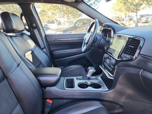 Used 2022 Jeep Grand Cherokee Laredo X image 19