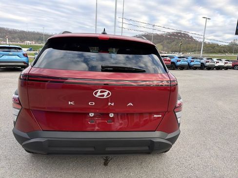 Used 2025 Hyundai Kona SEL image 5