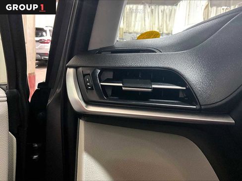 Certified 2021 Toyota Sienna XLE image 34